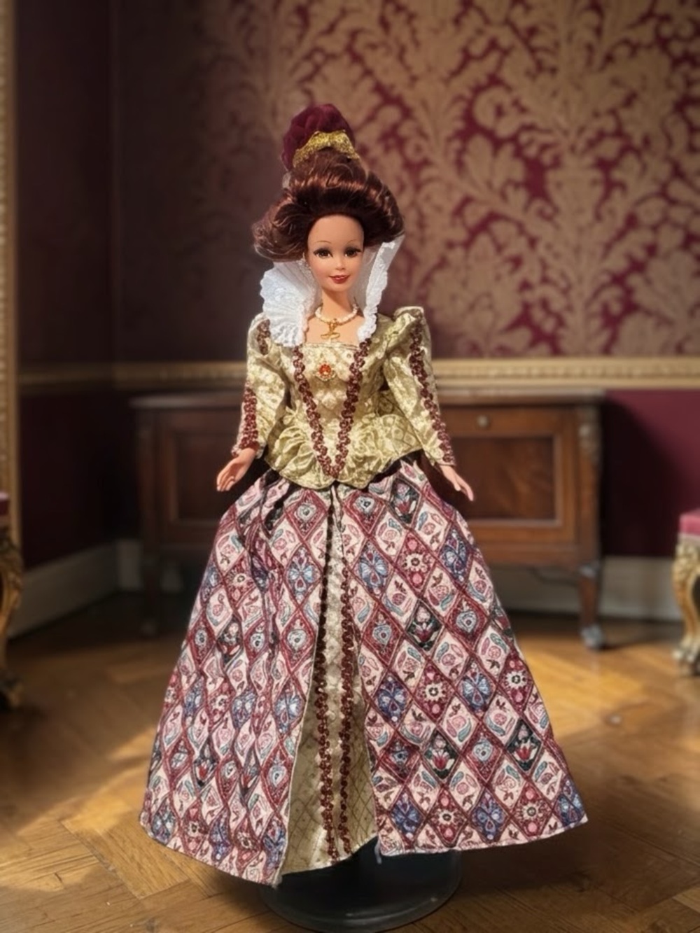 1997 Mattel Elizabethan Queen Barbie Doll 12" Tall